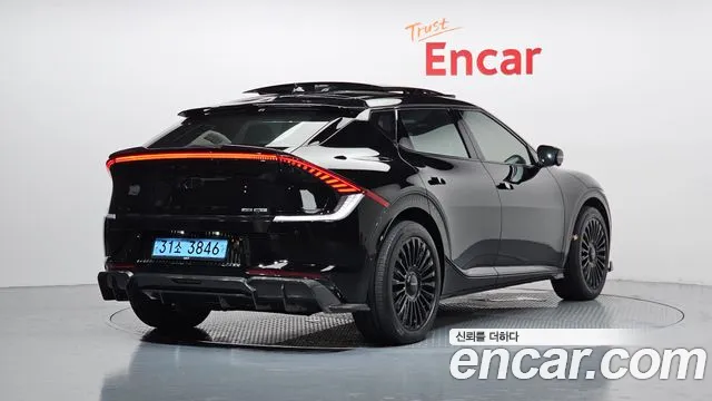 Kia EV6 — Фото автомобиля 2