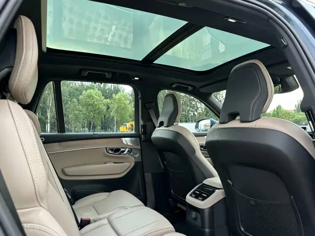 Volvo XC90 — Фото автомобиля 21