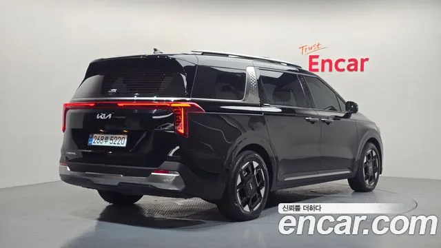 Kia Carnival Generation 4 — Фото автомобиля 2