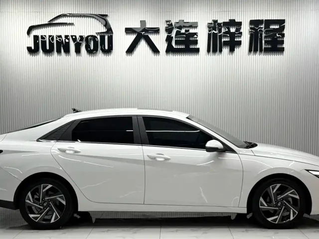 Hyundai Elantra — Фото автомобиля 7