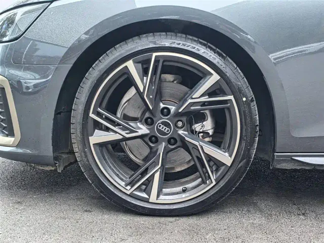 Audi A4L — Фото автомобиля 24