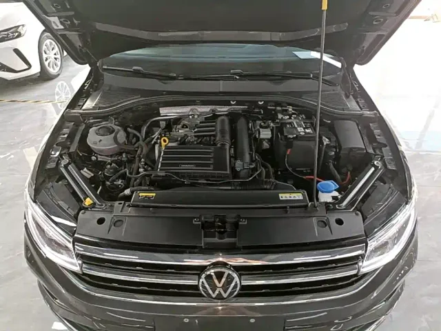 Volkswagen Bora — Фото автомобиля 19
