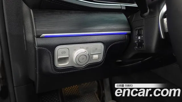 Mercedes-Benz GLE-Class — Фото автомобиля 22