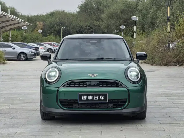 MINI Hatch — Фото автомобиля 2