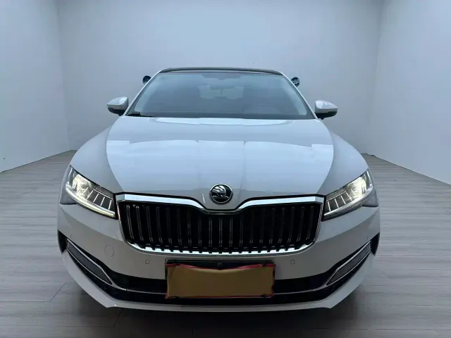Skoda Superb — Фото автомобиля 4