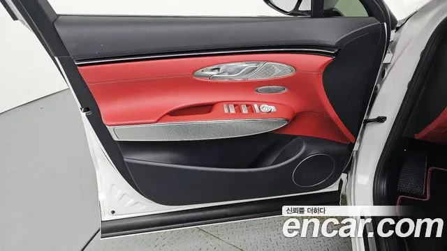 Genesis GV70 — Фото автомобиля 13