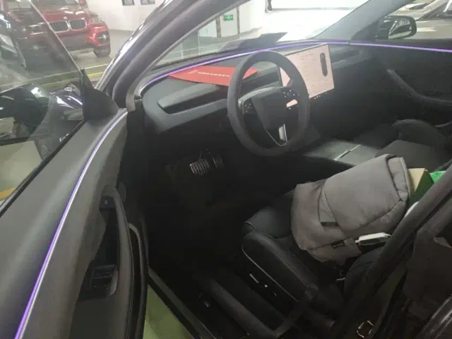 Tesla Model 3 — Фото автомобиля 15