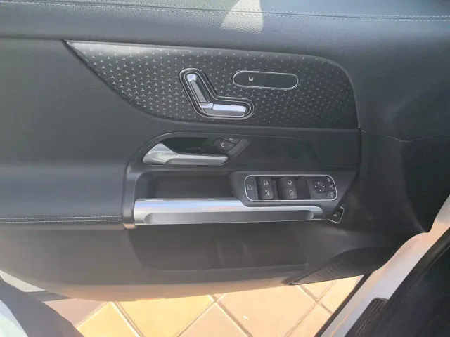 Mercedes-Benz GLB-Class — Фото автомобиля 12