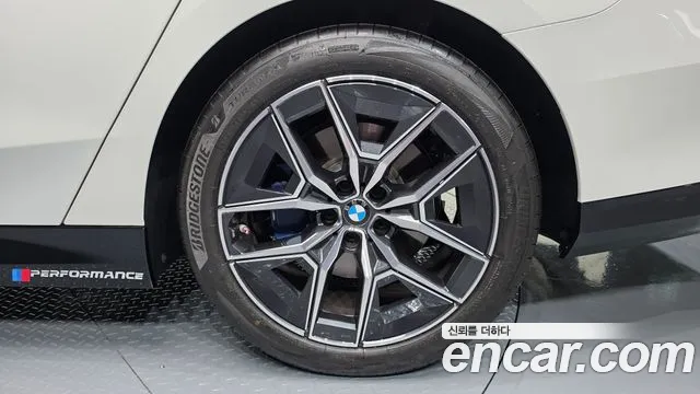 BMW 5 Series G60 — Фото автомобиля 20