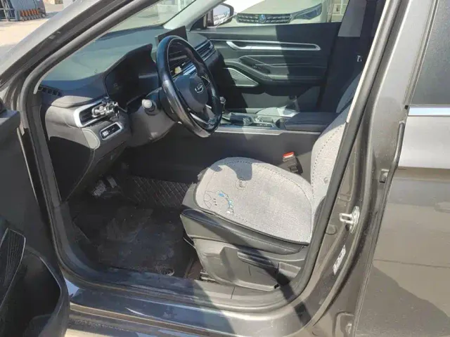 Geely Emgrand — Фото автомобиля 9