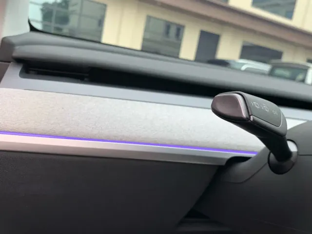 Tesla Model Y — Фото автомобиля 23