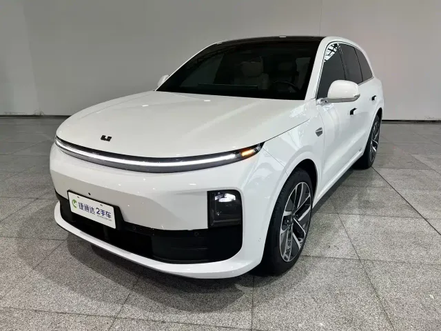 Li Auto L6 — Фото автомобиля 13