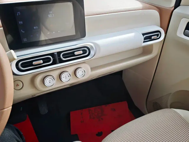 Wuling Hongguang Mini EV — Фото автомобиля 11
