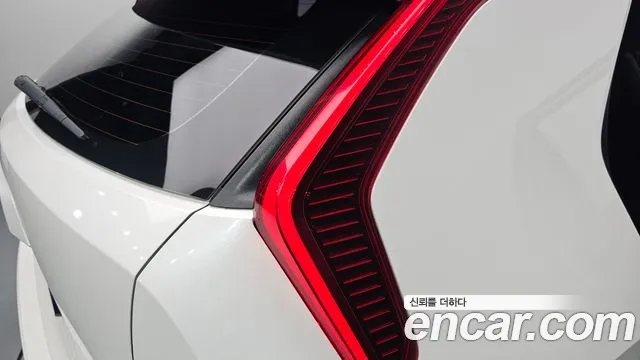 Kia Niro — Фото автомобиля 8