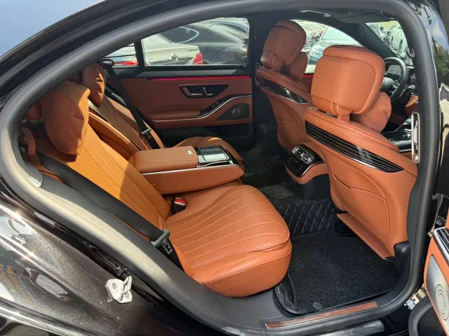 Mercedes-Benz S-Class — Фото автомобиля 12