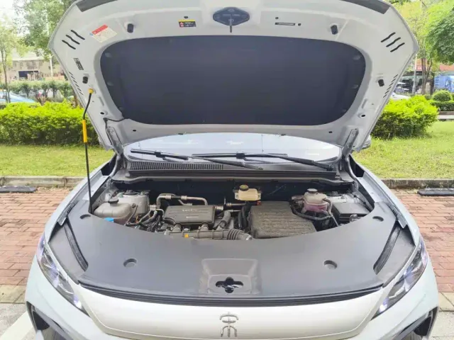 BYD Song Pro — Фото автомобиля 3