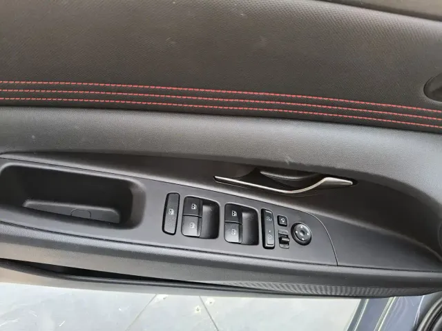 Hyundai Elantra — Фото автомобиля 30