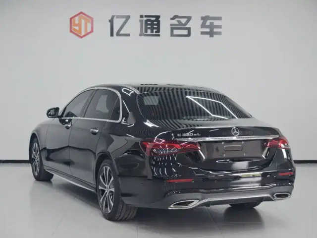 Mercedes-Benz E-Class — Фото автомобиля 22