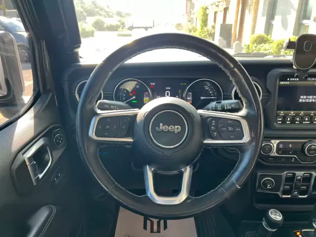 Jeep Wrangler 4xe — Фото автомобиля 7