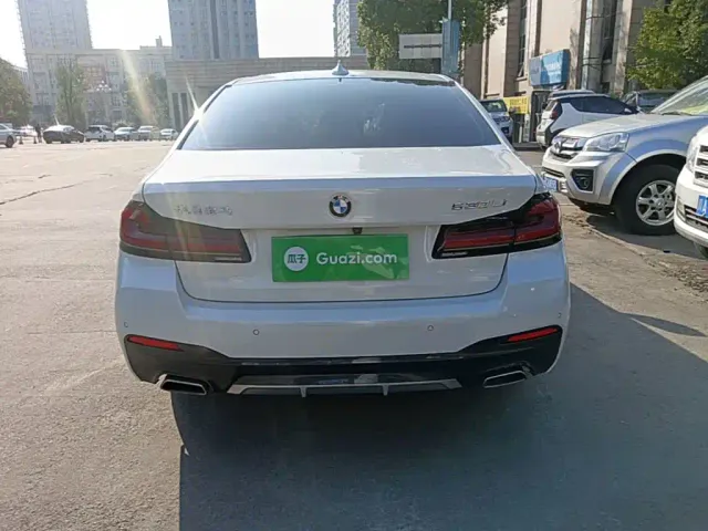 BMW 5 Series — Фото автомобиля 5