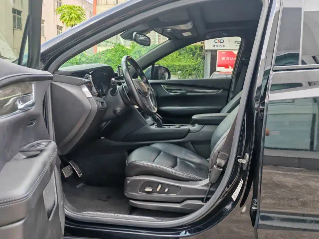 Cadillac XT5 — Фото автомобиля 9