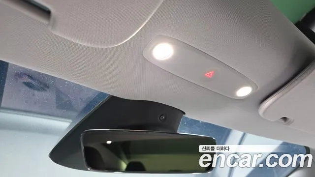 Tesla Model 3 — Фото автомобиля 16