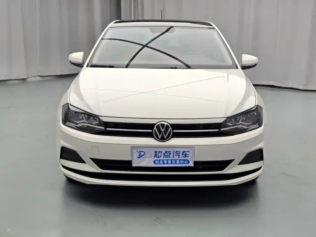 Volkswagen Polo — Фото автомобиля 2