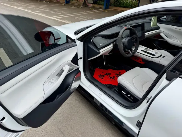 Xiaomi SU7 — Фото автомобиля 7