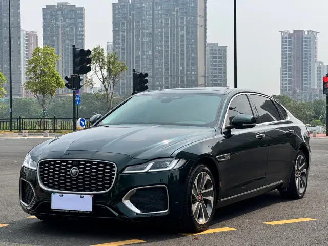 Jaguar XFL — Фото автомобиля 3