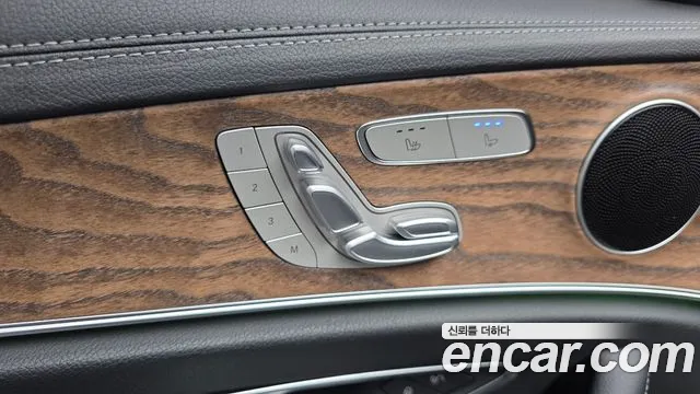 Mercedes-Benz E-Class — Фото автомобиля 22