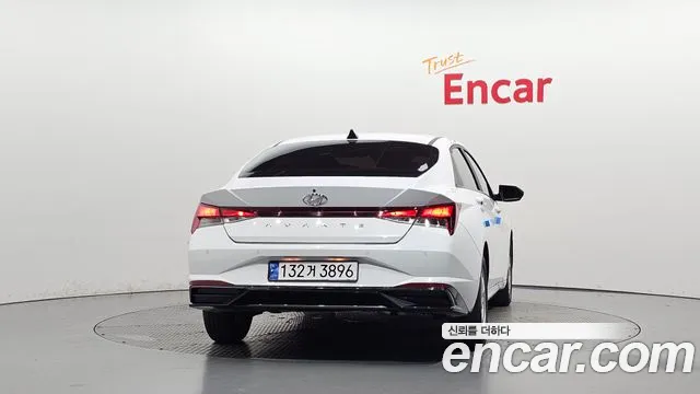 Hyundai Avante CN7 — Фото автомобиля 4