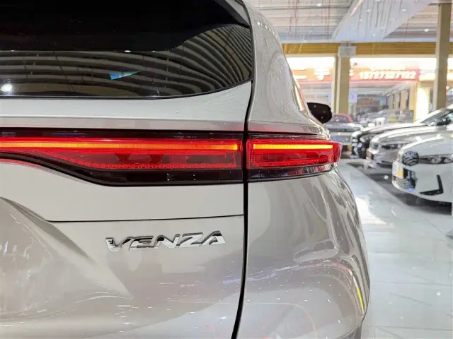 Toyota Venza — Фото автомобиля 8