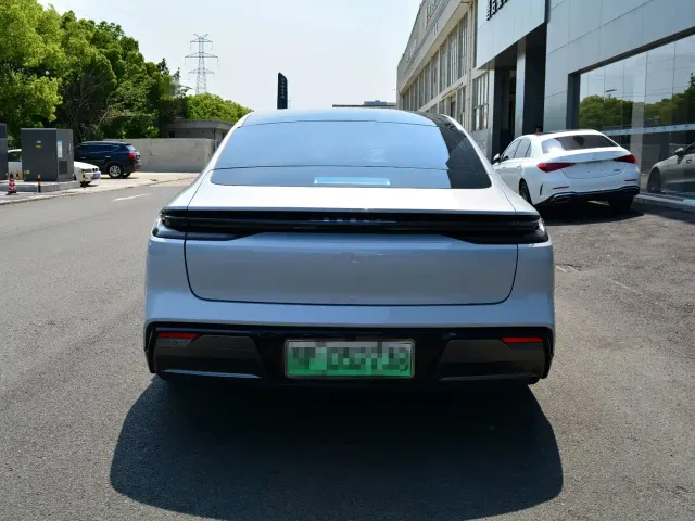 Geely Galaxy E8 — Фото автомобиля 6