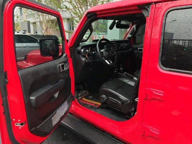 Jeep Wrangler — Фото автомобиля 7