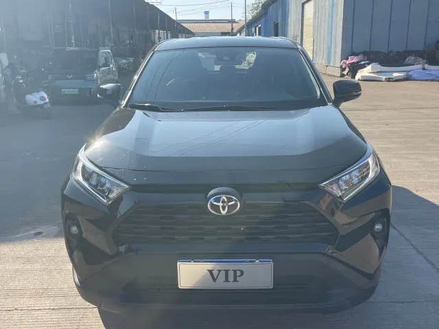 Toyota RAV4 — Фото автомобиля 2