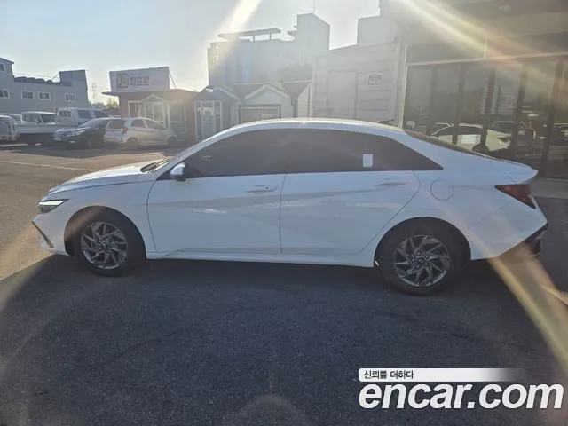 Hyundai AVANTE Новый Avante (CN7) — Фото автомобиля 3