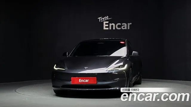 Tesla Model 3 — Фото автомобиля 3