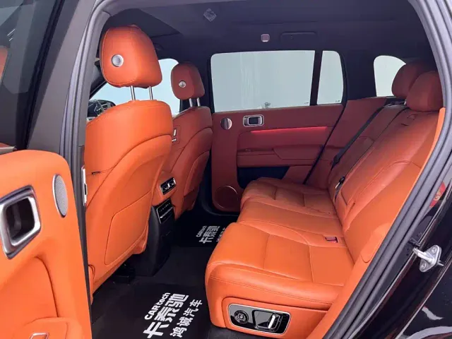 Li Auto L7 — Фото автомобиля 18