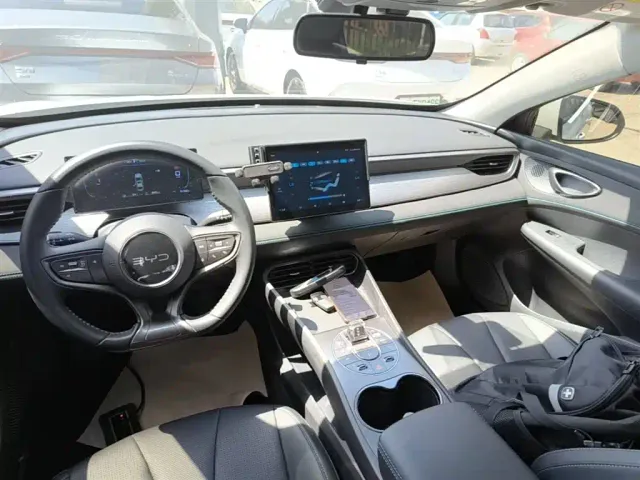 BYD Seal 05 DM-i — Фото автомобиля 12