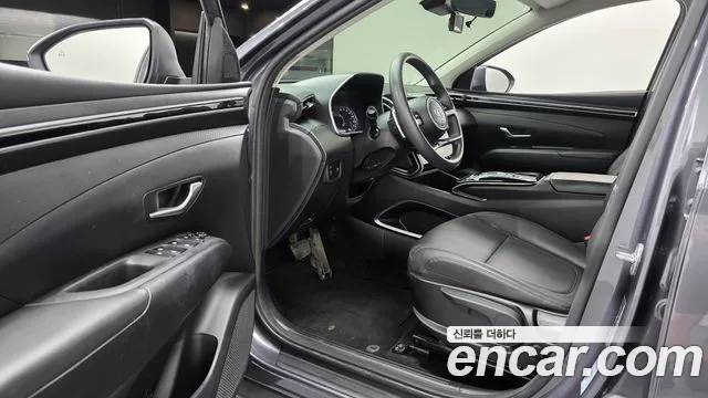 Hyundai Tucson Tucson (NX4) Бензин 1.6 турбо 2WD — Фото автомобиля 4