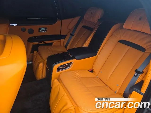 Rolls-Royce Ghost — Фото автомобиля 10