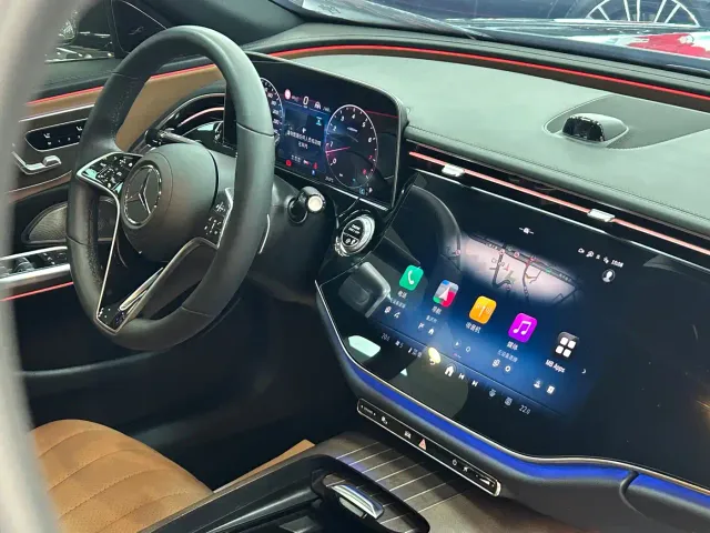 Mercedes-Benz E-Class — Фото автомобиля 24