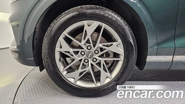 Genesis GV70 2.5T Бензин AWD — Фото автомобиля 5