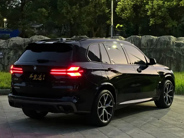 BMW X5 — Фото автомобиля 4