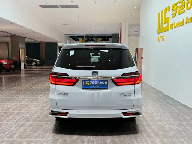 Honda Odyssey — Фото автомобиля 6