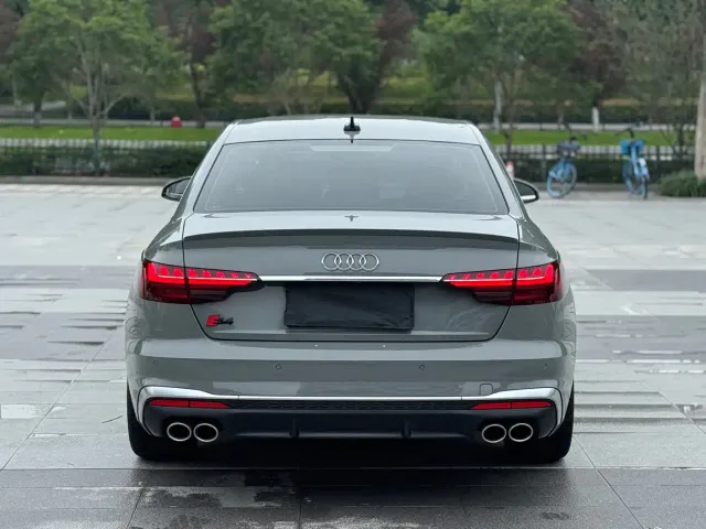 Audi S4 — Фото автомобиля 5