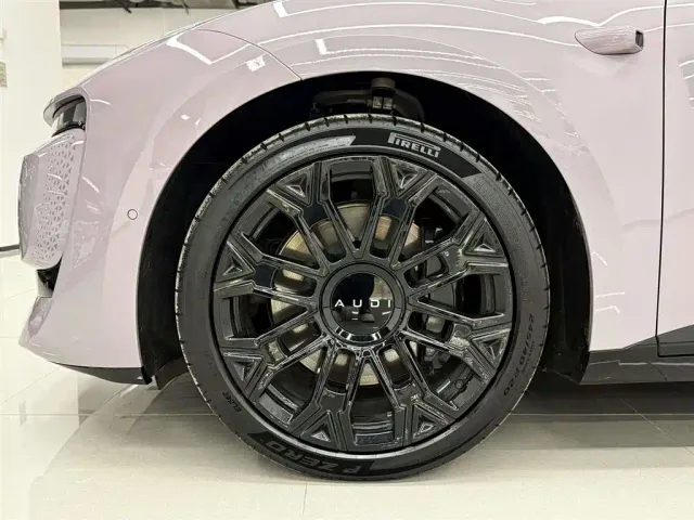 Audi E5 Sportback — Фото автомобиля 6