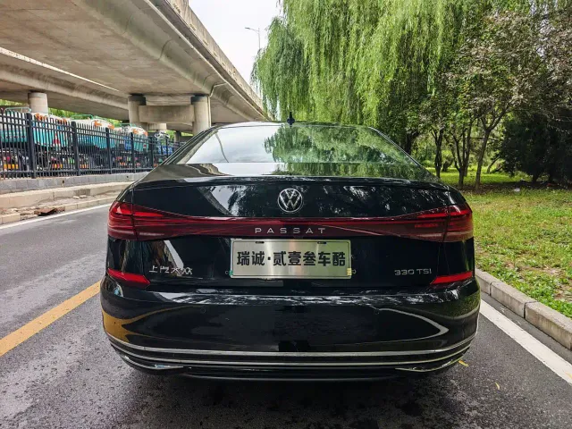 Volkswagen Passat — Фото автомобиля 11