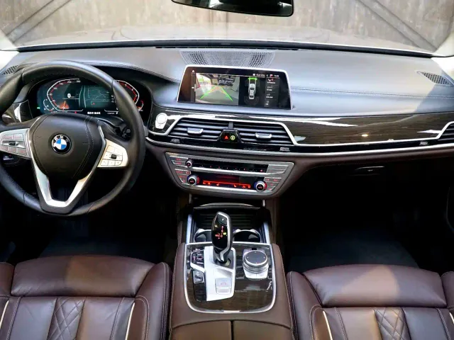 BMW BMW 7 Series 2021 Model 730Li Luxury Package — Фото автомобиля 14