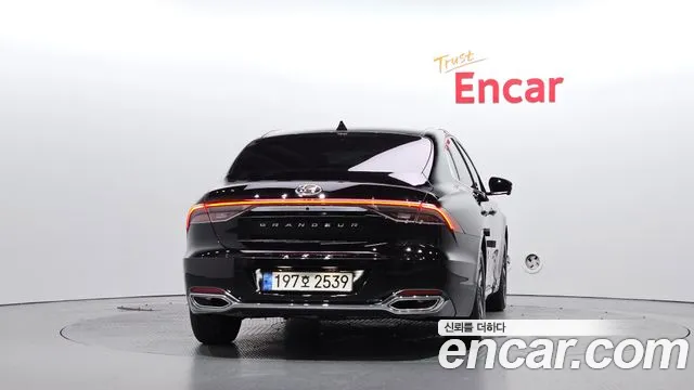 Hyundai Grandeur — Фото автомобиля 4